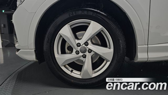 Audi Q3 F3 35 TDI Premium - фото 4