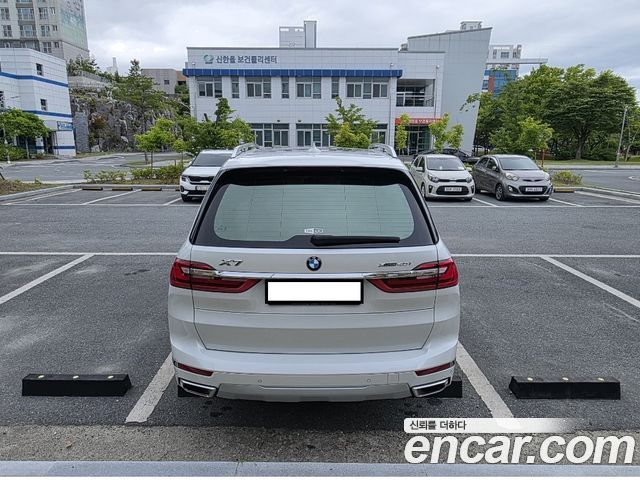 BMW X7 G07 xDrive 40i Design Pure Excellence 7-Seater - фото 3