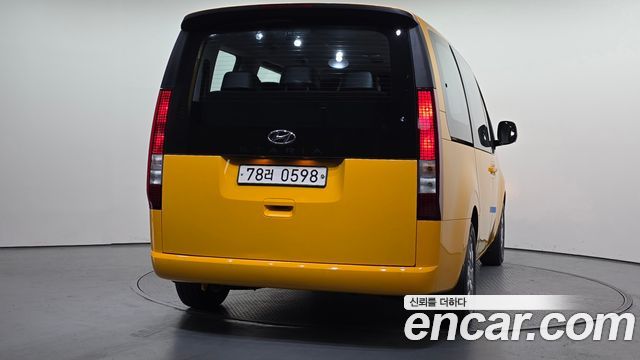 Hyundai Staria Tourer 11-Seater Modern - фото 3
