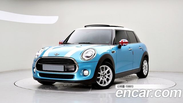 Mini Cooper 5Door HIGH 3rd - фото 0