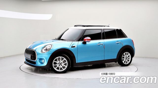 Mini Cooper 5Door HIGH 3rd - фото 2