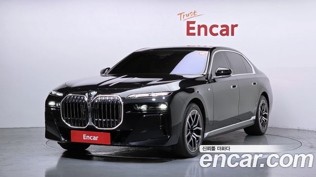 BMW 7-Series G70 740i xDrive M Sport - фото 0