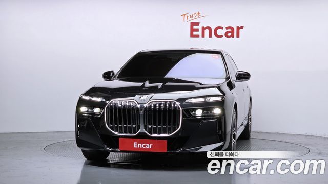BMW 7-Series G70 740i xDrive M Sport - фото 2