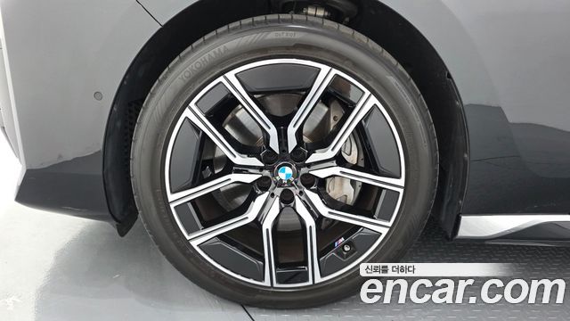 BMW 7-Series G70 740i xDrive M Sport - фото 4