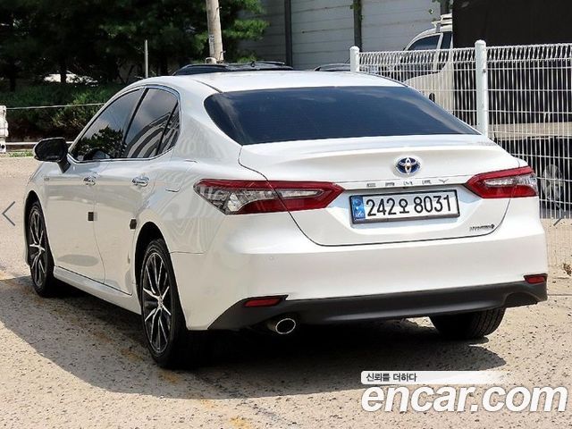 Toyota Camry XV70 2.5 XLE Hybrid - фото 2