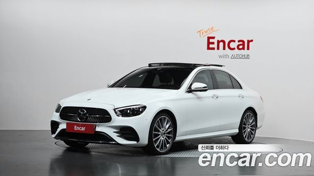 Mercedes-Benz E-Class W213 E350 4MATIC AMG Line - фото 0