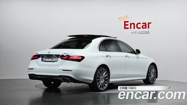 Mercedes-Benz E-Class W213 E350 4MATIC AMG Line - фото 1