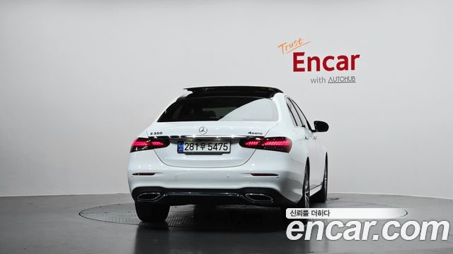 Mercedes-Benz E-Class W213 E350 4MATIC AMG Line - фото 3
