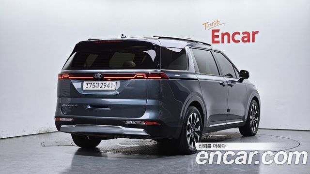 Kia Carnival 4-го поколения 9-Seater Signature - фото 1