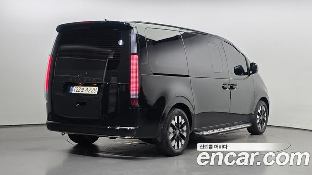 Hyundai Staria HEV 1.6 Lounge 7-Seater Inspiration - фото 1