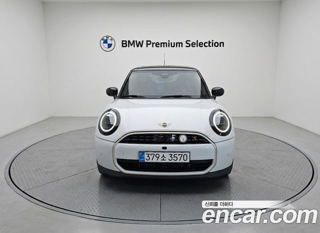 Mini Cooper 4-го поколения 5 Door Favoured - фото 2