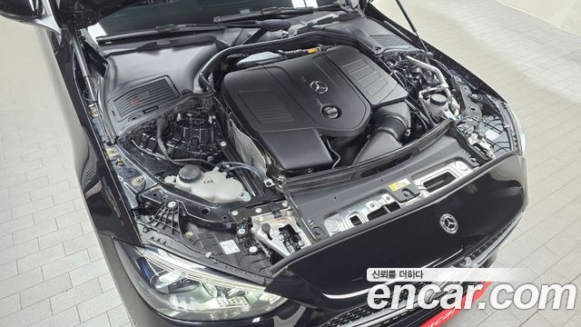 Mercedes-Benz C-Class W206 C300 4MATIC AMG Line - фото 4