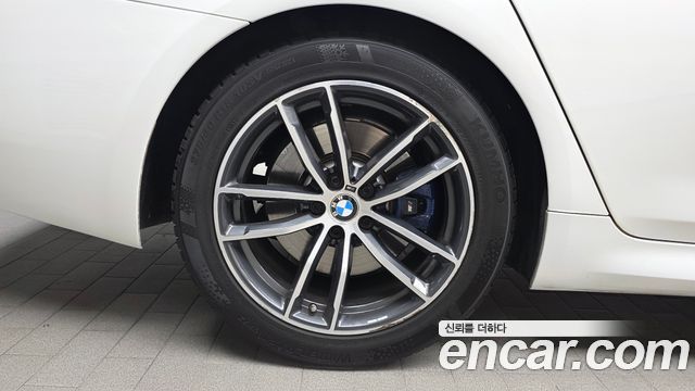 BMW 5-Series G30 523d M Sport - фото 4