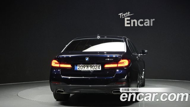 BMW 5-Series G30 520i M Sport - фото 3