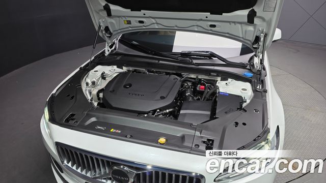 Volvo S90 B6 AWD Ultra Bright - фото 4