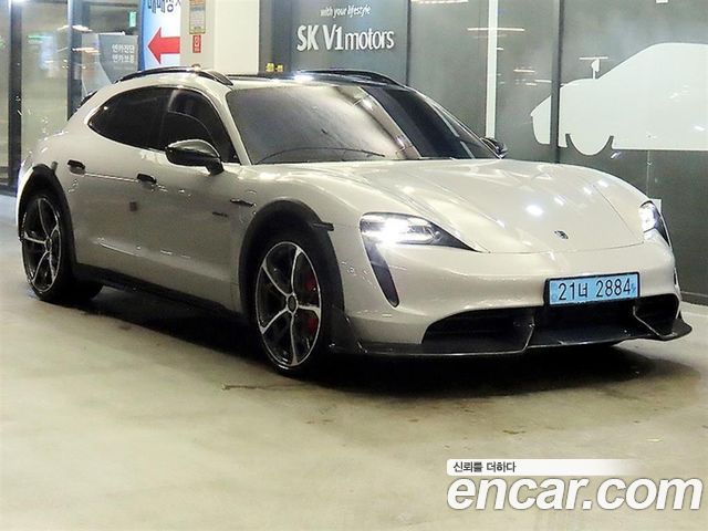 Porsche Taycan 4S Cross Turismo - фото 0