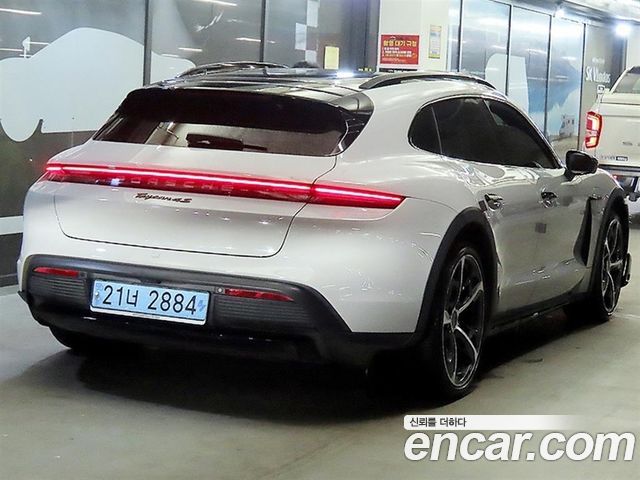 Porsche Taycan 4S Cross Turismo - фото 3