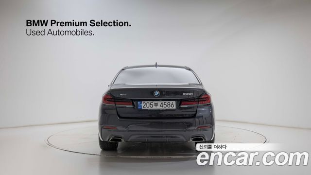 BMW 5-Series G30 530i xDrive M Sport Package - фото 3