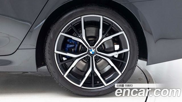 BMW 5-Series G30 530i xDrive M Sport Package - фото 4