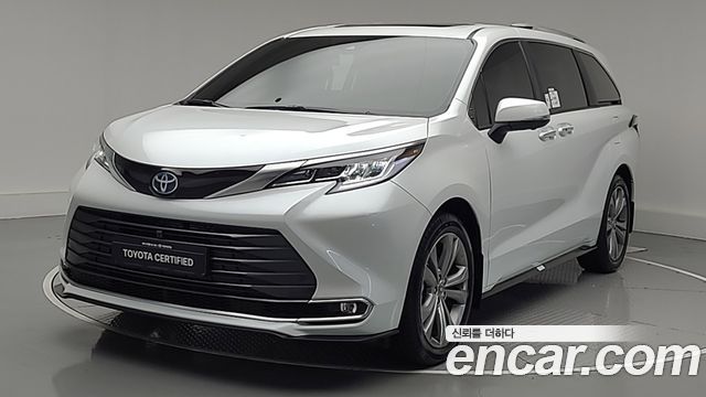 Toyota Sienna 4-го поколения 2.5 Hybrid 2WD - фото 0