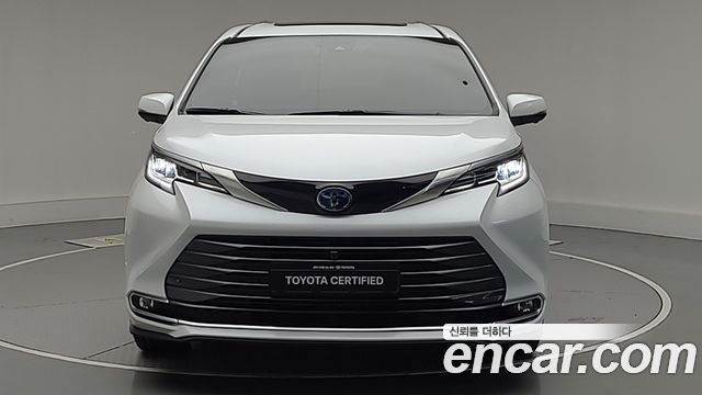 Toyota Sienna 4-го поколения 2.5 Hybrid 2WD - фото 2