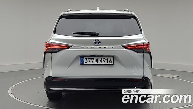 Toyota Sienna 4-го поколения 2.5 Hybrid 2WD - фото 3