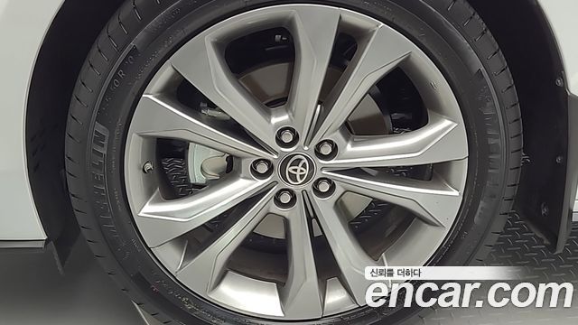 Toyota Sienna 4-го поколения 2.5 Hybrid 2WD - фото 4