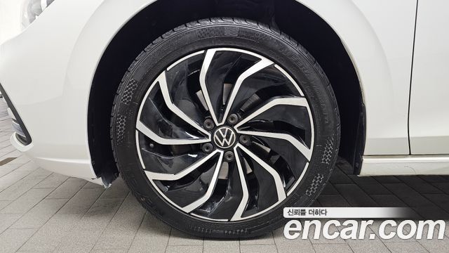Volkswagen Golf 8-го поколения 2.0 TDI Prestige - фото 4
