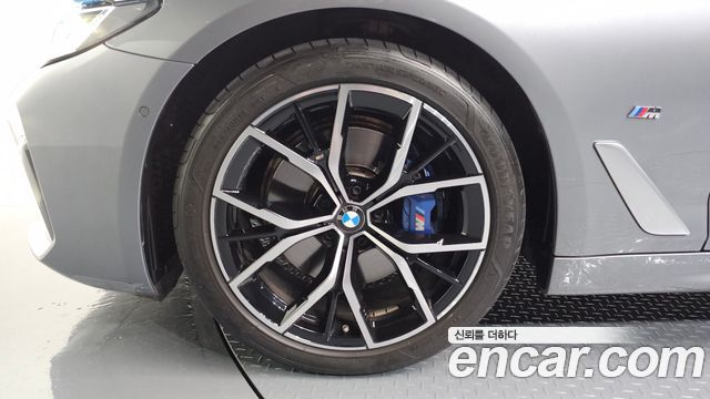 BMW 5-Series G30 530i M Sport Package - фото 4