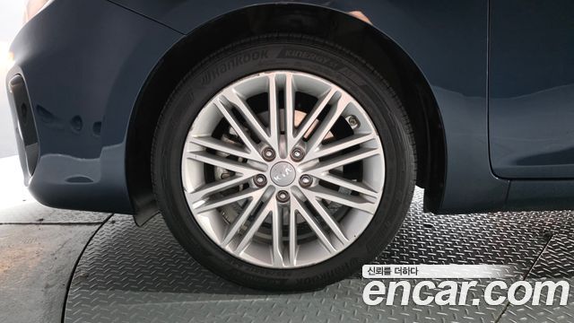 Kia Carens Новый 2.0 LPI Prestige - фото 4