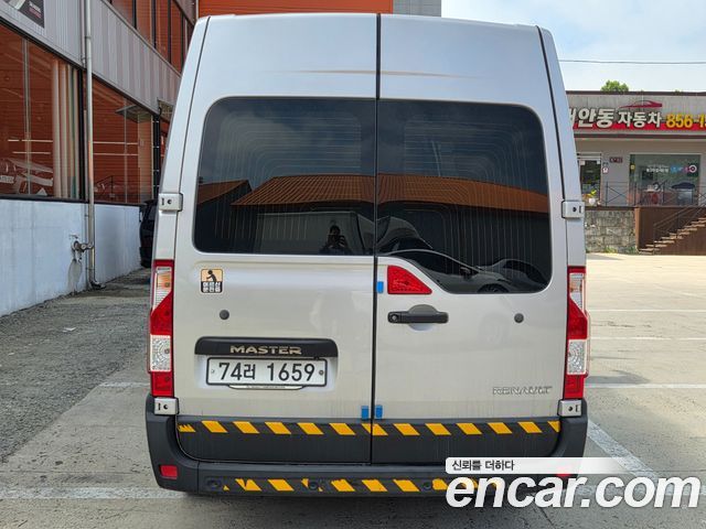 Renault Samsung Master 2.3 15-Seater - фото 3