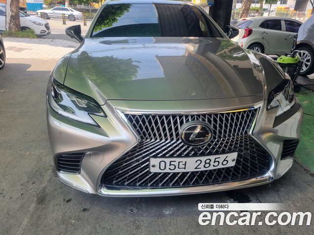 Lexus LS LS500 3.5 Luxury AWD - фото 0