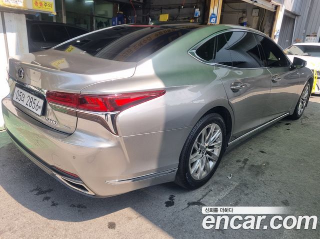 Lexus LS LS500 3.5 Luxury AWD - фото 1