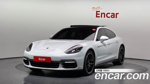 Porsche Panamera 3.0 AWD - фото 0