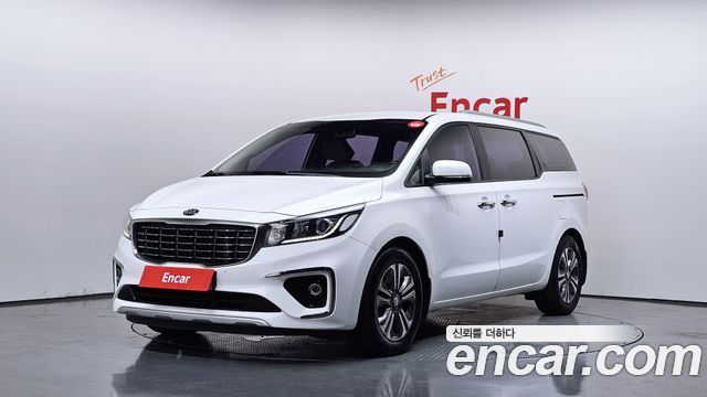 Kia Carnival Новый 9-Seater Luxury - фото 0
