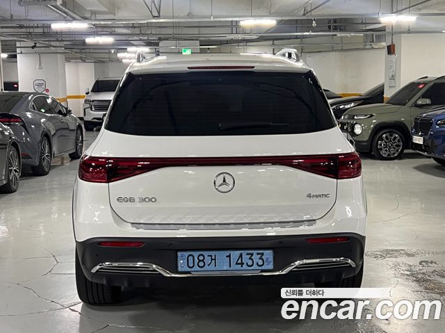Mercedes-Benz EQB X243 EQB300 4MATIC AMG Line - фото 4