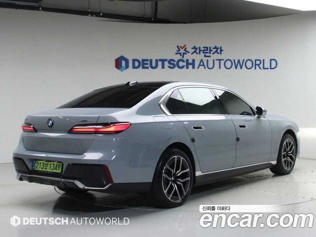 BMW i7 G70 xDrive 60 M sport - фото 1