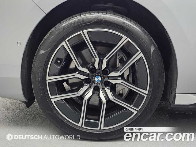 BMW i7 G70 xDrive 60 M sport - фото 4