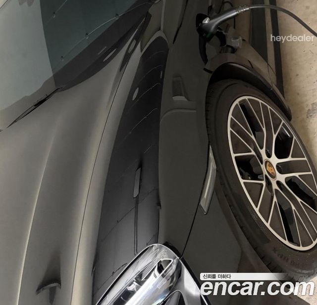 Porsche Taycan Base - фото 1