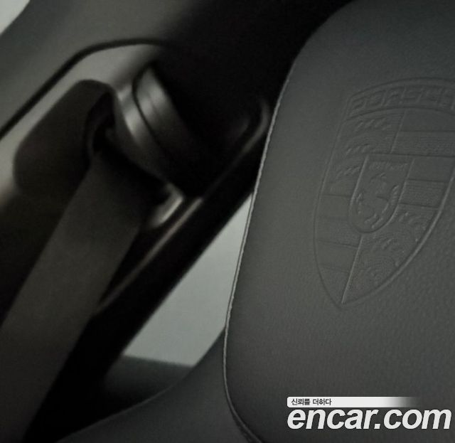 Porsche Taycan Base - фото 4