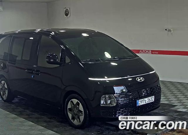 Hyundai Staria 4WD Tourer 9-Seater Modern - фото 0