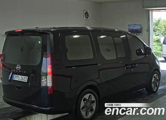 Hyundai Staria 4WD Tourer 9-Seater Modern - фото 2