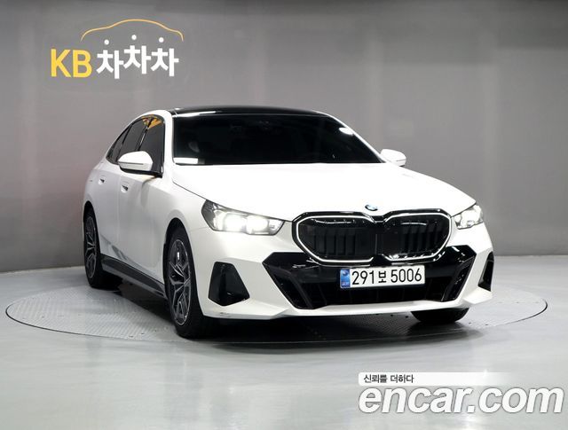 BMW 5-Series G60 520i Special Edition - фото 0