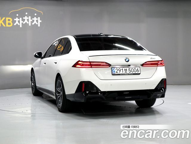 BMW 5-Series G60 520i Special Edition - фото 1