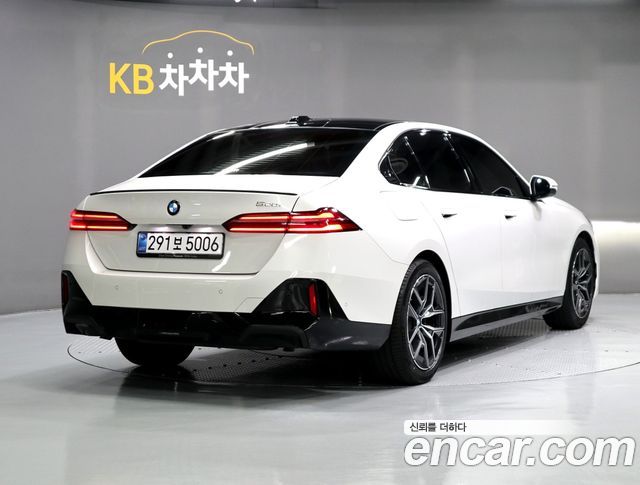 BMW 5-Series G60 520i Special Edition - фото 3