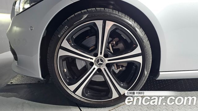 Mercedes-Benz C-Class W206 C300 4MATIC Avantgarde - фото 4