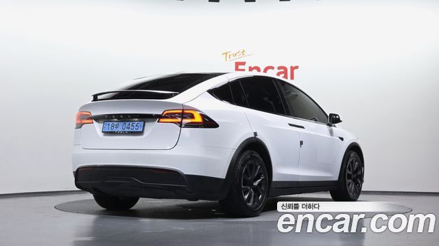 Tesla Model X AWD - фото 1
