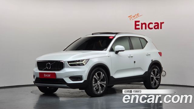 Volvo XC40 B4 Inscription - фото 0