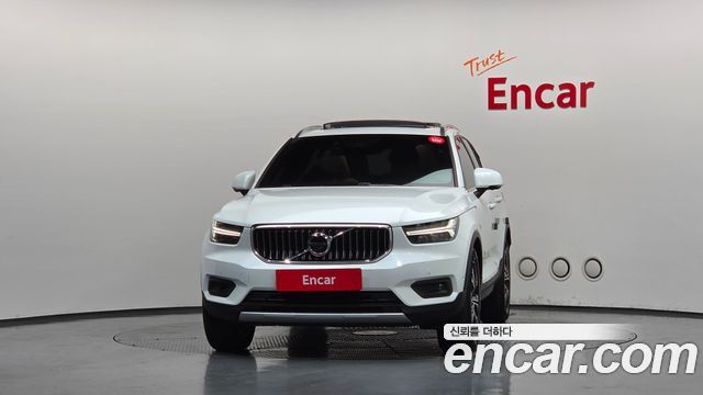 Volvo XC40 B4 Inscription - фото 2