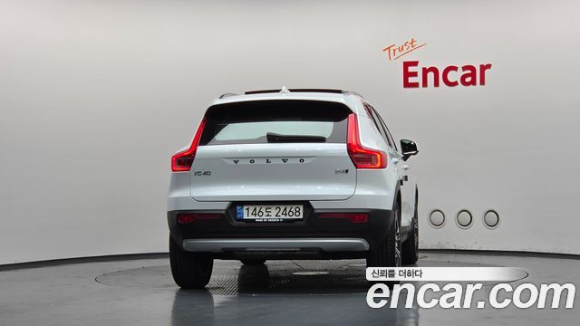 Volvo XC40 B4 Inscription - фото 3
